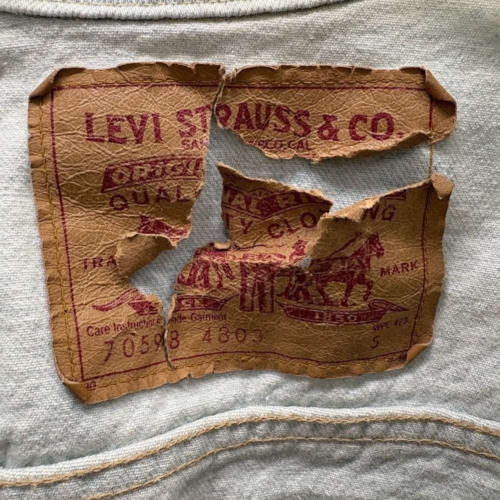 Vintage Levi's Light Wash Denim Jacket - Picture 2 of 7